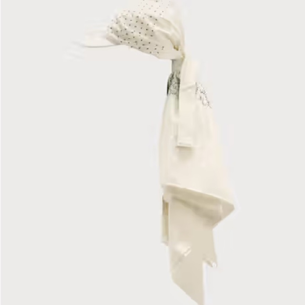 Chic White Women's Hat and Scarf Set
